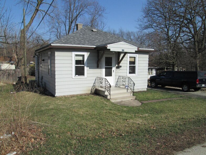 Exterior - 420 Pontiac St