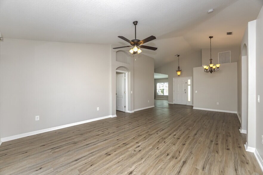 Building Photo - 12724 Lake Vista Dr