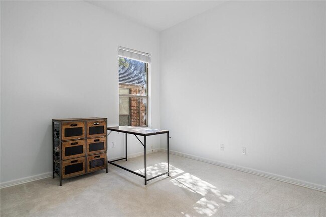 Building Photo - 172 Mirafield Ln