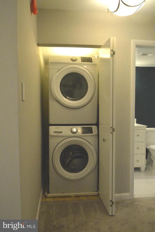 Building Photo - 8852 Spiral Cut