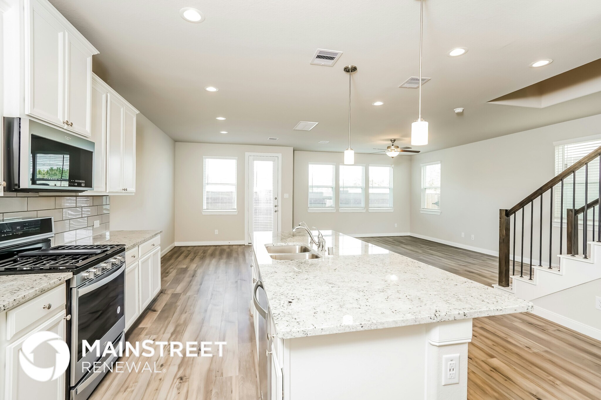 Building Photo - 9826 Rugged Oaks Dr