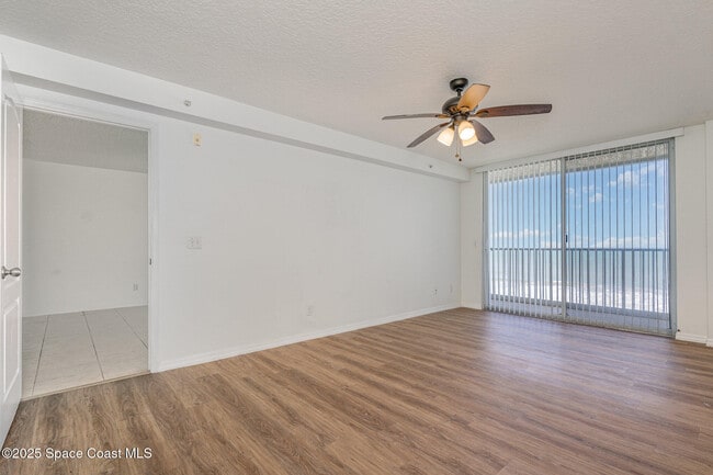 Building Photo - 1575 N Hwy A1A
