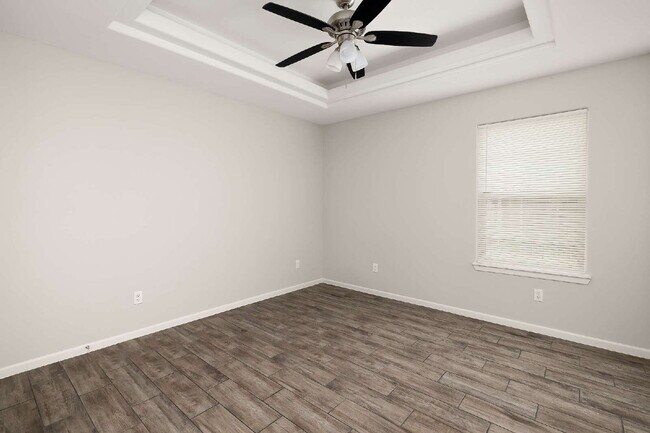 Building Photo - "Spacious 3-Bed Oasis with Granite Elegance in Weslaco!"