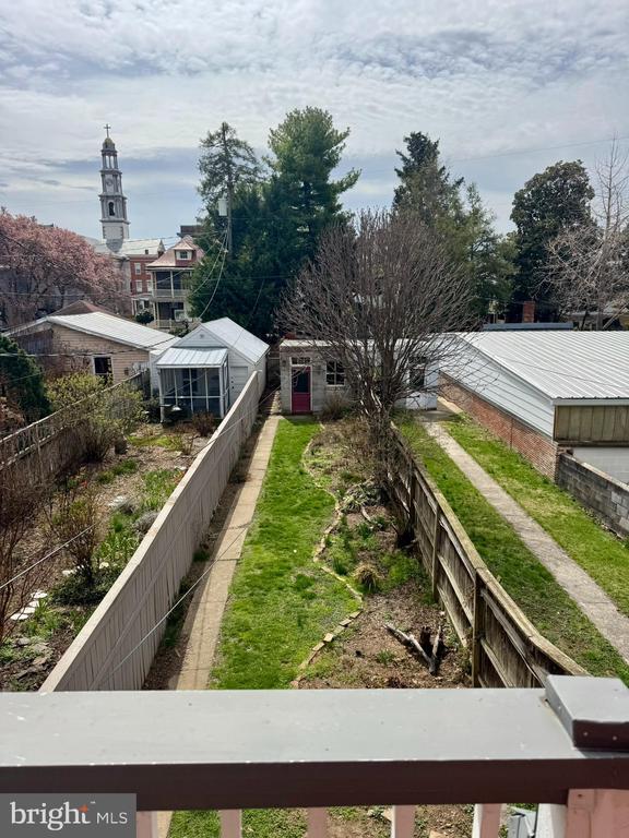 Building Photo - 112 E 3rd St