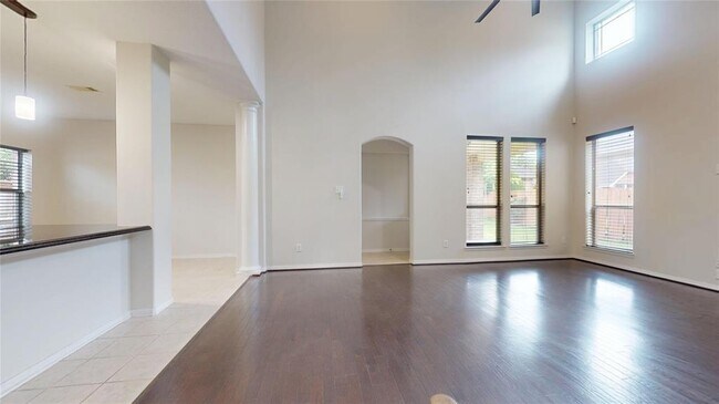 Building Photo - 26503 Forest Pine Ln