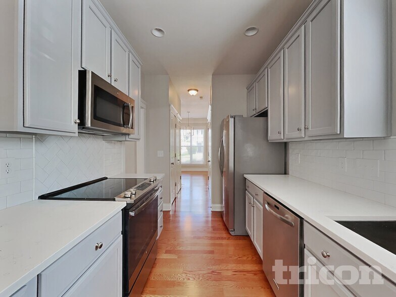 Building Photo - 13825 Connell Green Dr