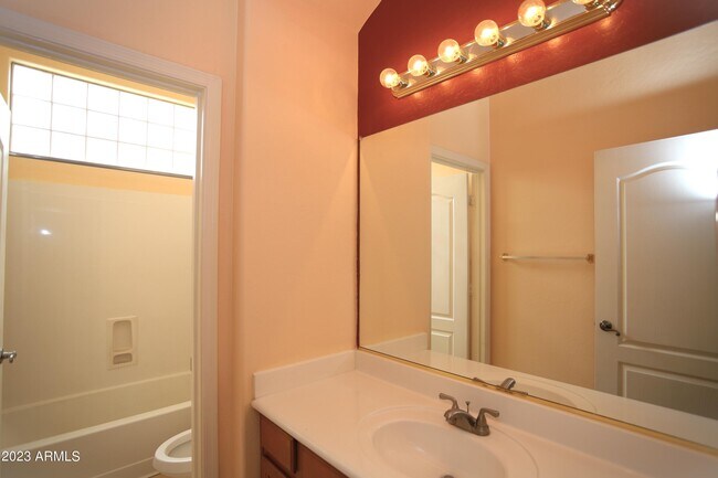 Building Photo - 779 E Mead Dr