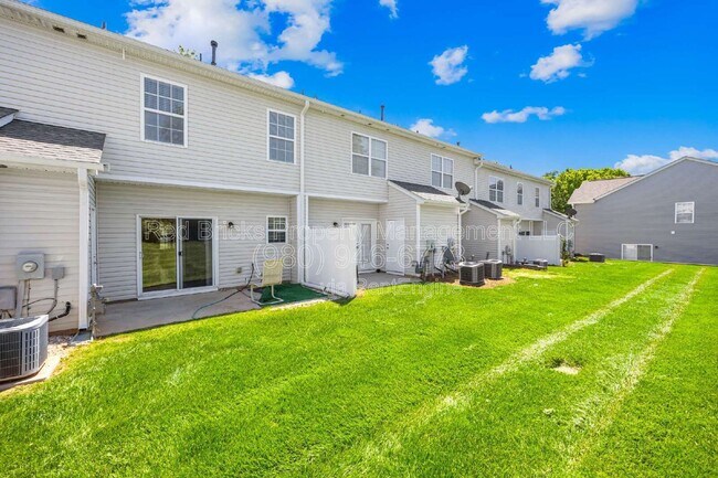 Building Photo - 3053 Summerfield Ridge Ln