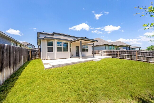 Building Photo - Greenbelt, Second En Suite, Media and Game...