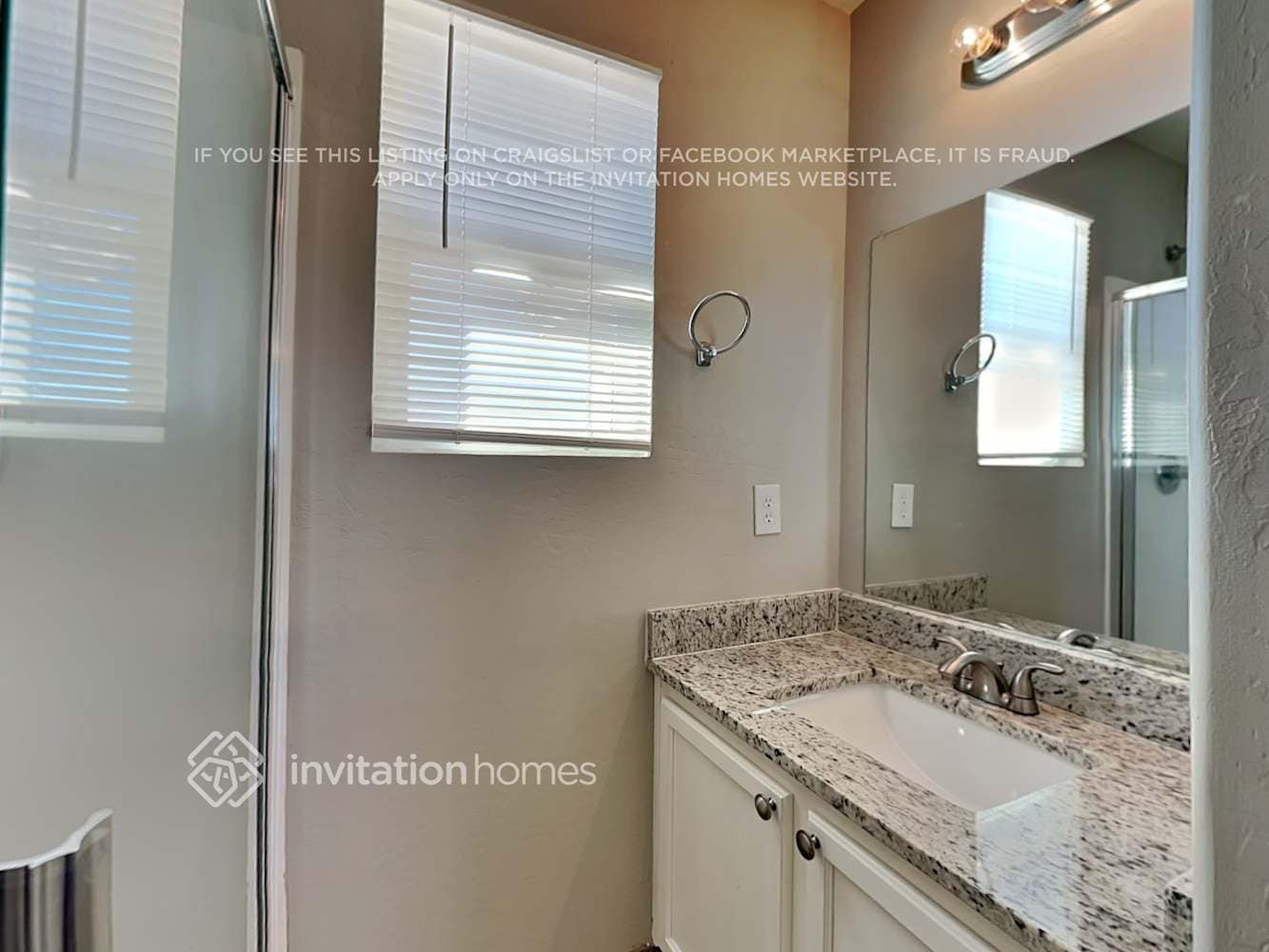 Building Photo - 12901 N El Frio St