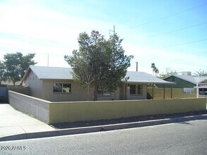 Building Photo - 1207 E Christy Dr