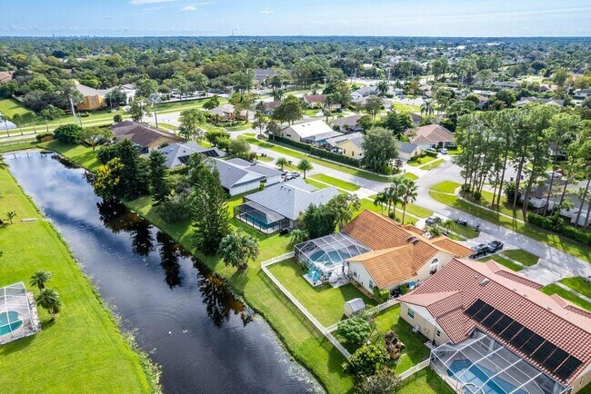 Building Photo - 13471 Barberry Dr