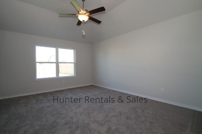 Building Photo - Temple North Gate Beauty!  Rent Reduced! Won't last long!