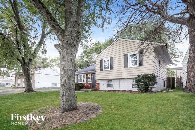 Building Photo - 124 S Chestnut Ln