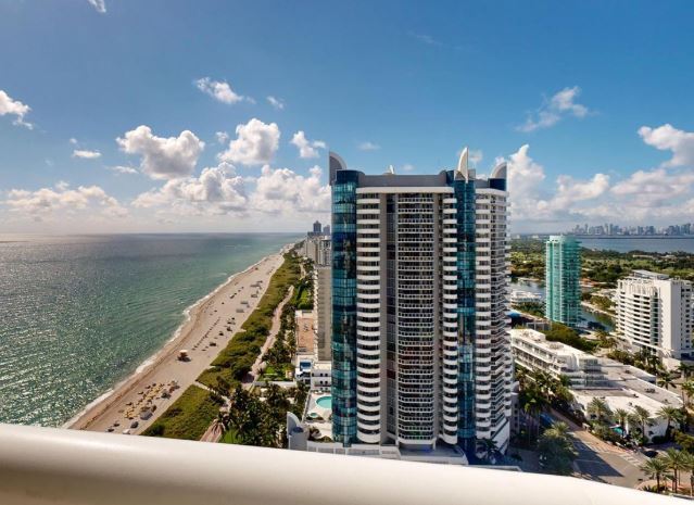 Building Photo - 6365 Collins Ave