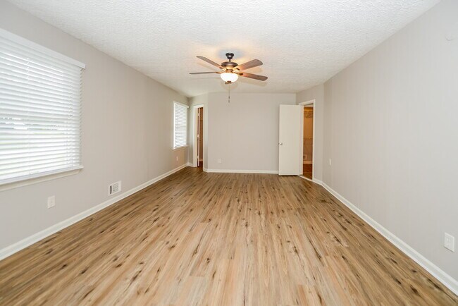 Building Photo - 1847 Litchfield Rd SW