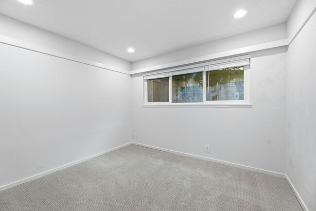 Building Photo - Elegantly Updated Apartment for Rent in Orinda