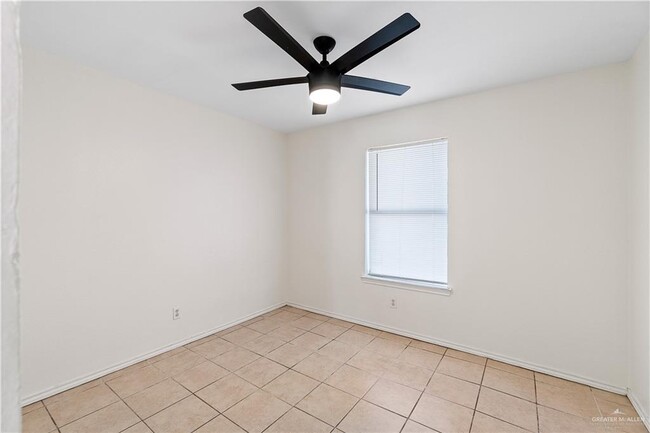 Building Photo - 17 Providence Ave