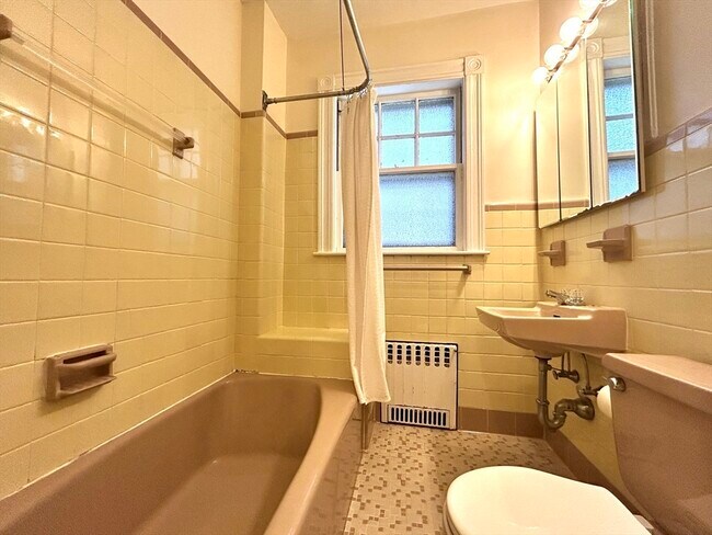 Building Photo - 59 Ackers Ave