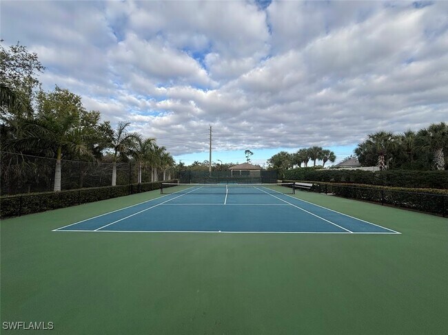 Building Photo - 18941 Bay Woods Lake Dr