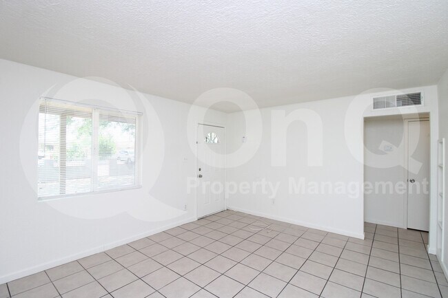 Building Photo - 2926 W McKinley St