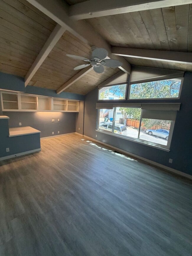 Building Photo - Charming Residence in Belmont
