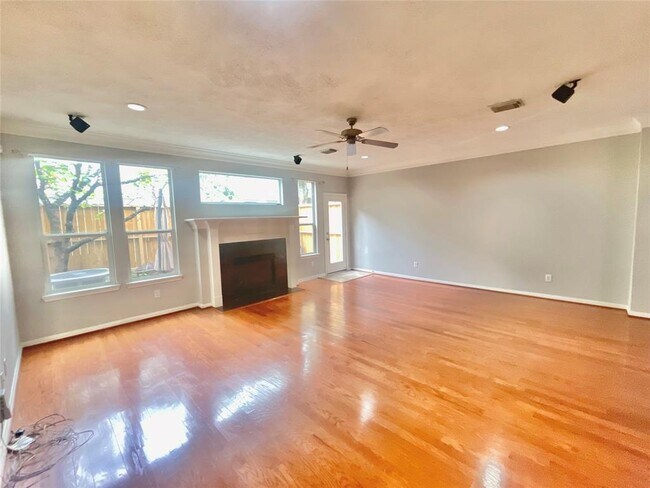 Building Photo - 1622 Cohn St