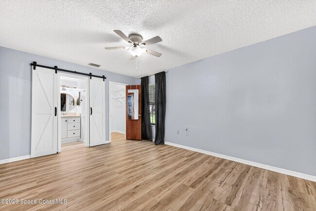 Building Photo - 9000 York Ln