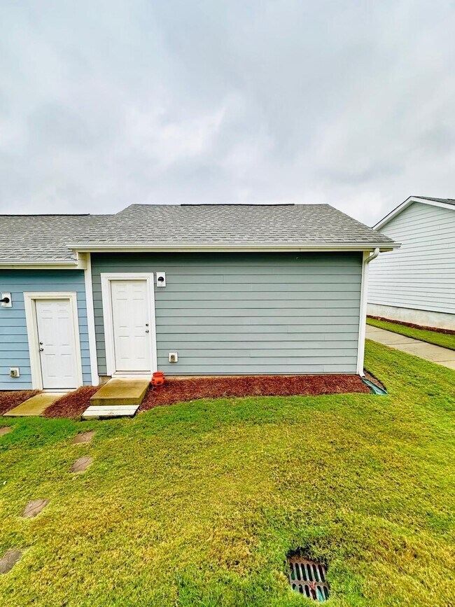 Building Photo - 15104 Meacham Farm Dr