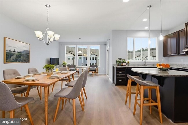 Building Photo - 33 Forge Mill Rd