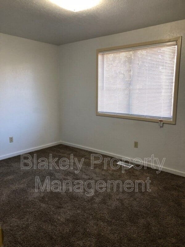 Building Photo - 3047 N Linda Vista Ln