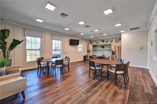 Building Photo - 5208 Manciano St