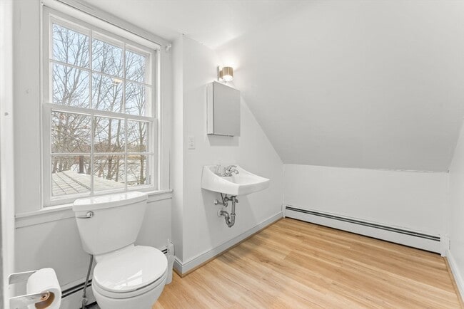 Building Photo - 96 Water St