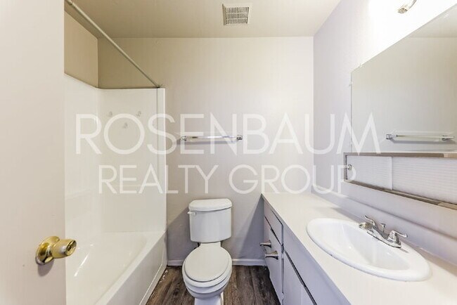 Building Photo - 9230 N 6th St