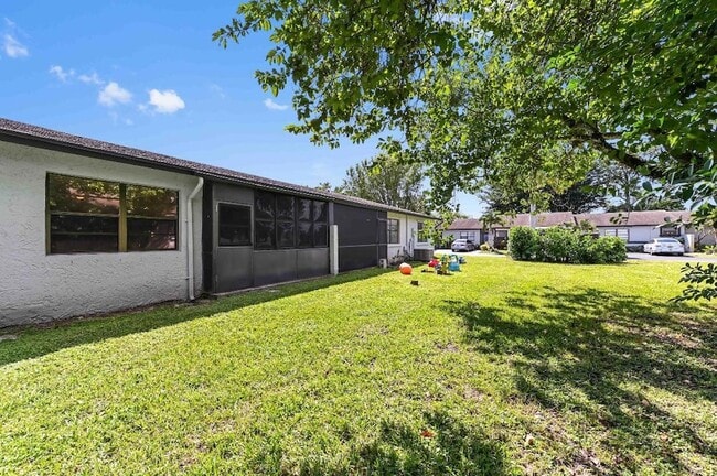 Building Photo - 81 Westecunk Dr