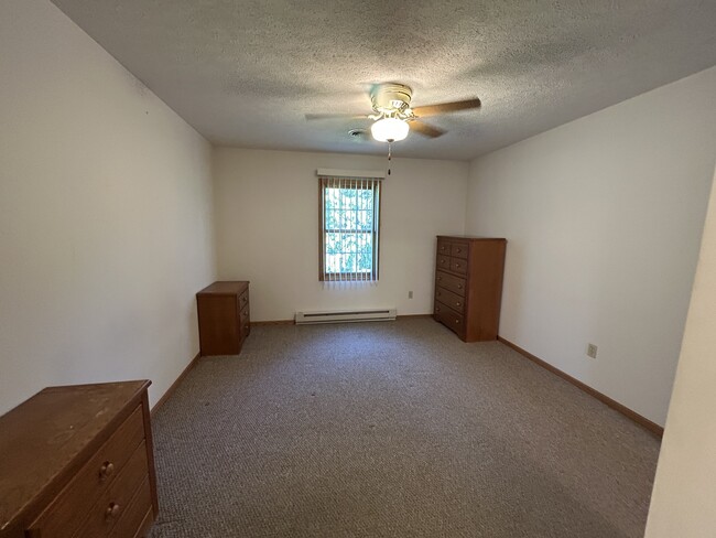 Building Photo - 651 Sturbridge Dr
