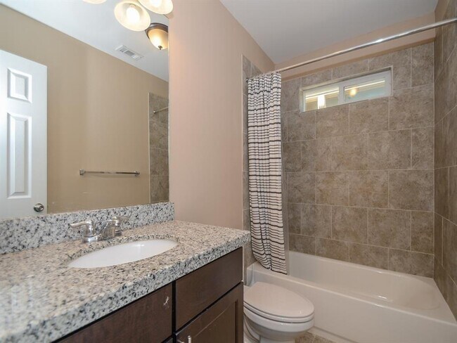 Building Photo - 17117 Wilthorne Gardens Ct