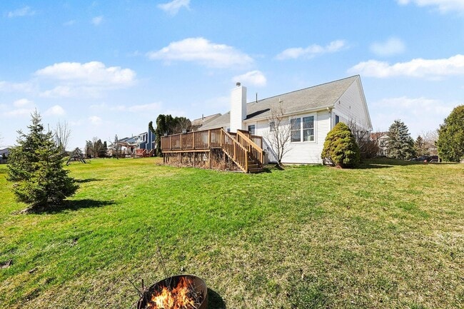 Building Photo - 2863 Silver Spring Dr