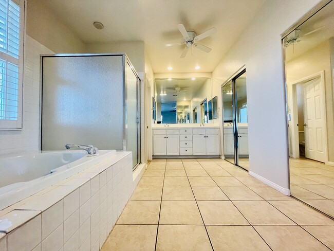 Building Photo - COMING SOON: Hardwood floors, freshly pain...