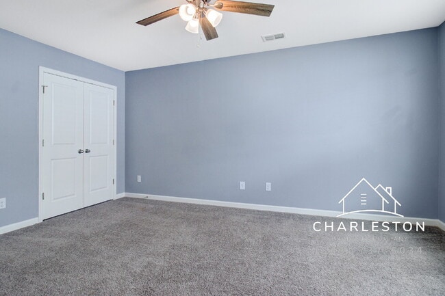 Building Photo - 403 War Admiral Ln