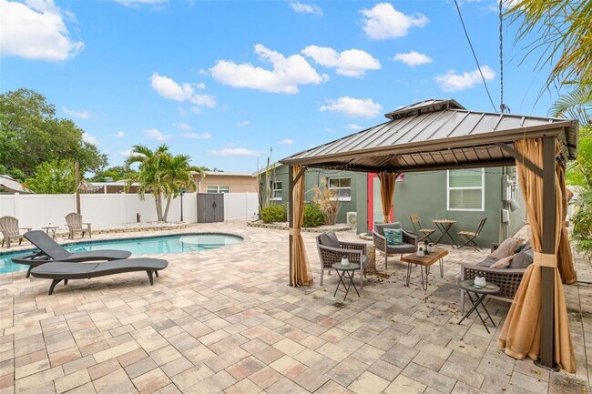Building Photo - 10437 Cirimoya Ln