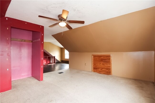 Building Photo - 506 Melville St