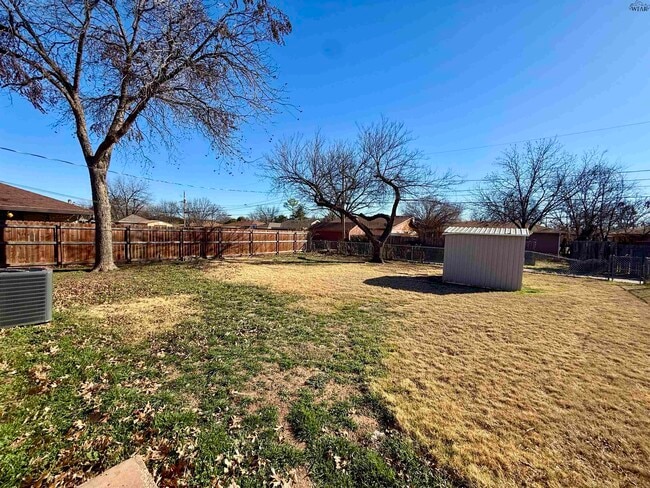 Building Photo - 3013 Lavell Ave