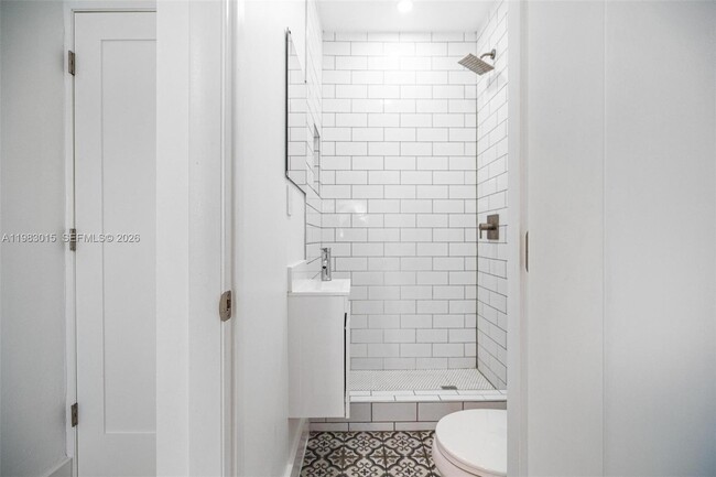 Building Photo - 180 SW 63rd Ave