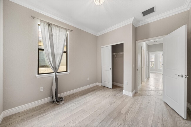 Building Photo - 8359 Hanoverian Dr