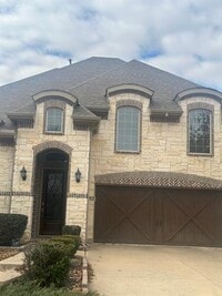 Building Photo - 903 Red Deer Dr