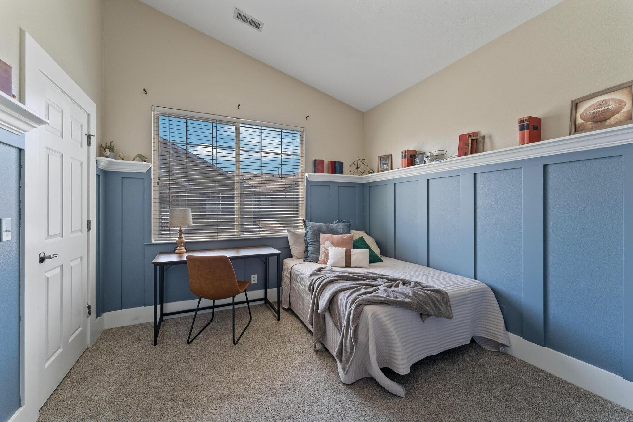 Building Photo - 1546 W 110 N