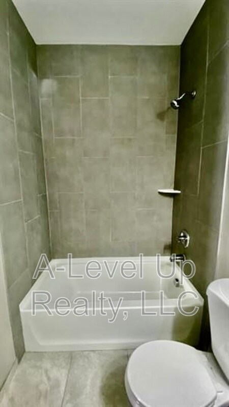 Building Photo - 1506 E 28th St