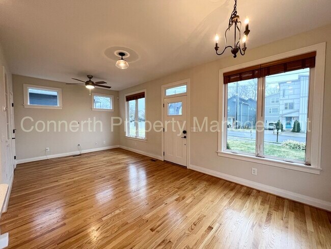 Building Photo - 1615 Porter Ave