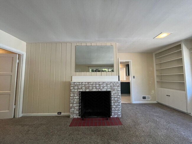 Building Photo - Charming 3-Bedroom Home with Bonus Room in Prime Beaverton Location Cedar Hills Neighborhood!!!